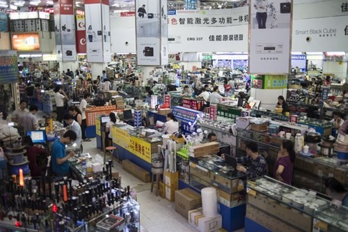  Khu chợ điện tử Huaqiangbei ở Thâm Quyến. Nguồn: Getty Images 