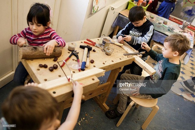  Trẻ em Đức làm việc nhóm 