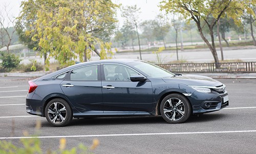 Honda Civic được kỳ vọng có mức giá dễ chịu hơn trong 2018. Ảnh: Lương Dũng.