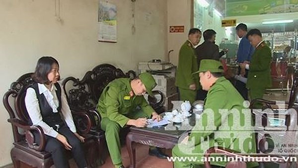 Diễn biến vụ cướp ngân hàng ở Bắc Giang qua hình ảnh camera an ninh - Ảnh 6