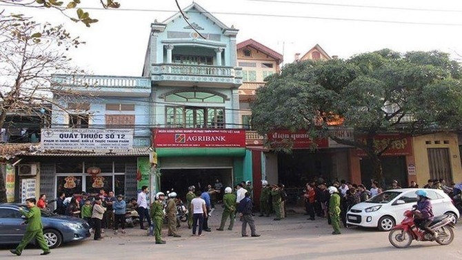 Diễn biến vụ cướp ngân hàng ở Bắc Giang qua hình ảnh camera an ninh - Ảnh 7