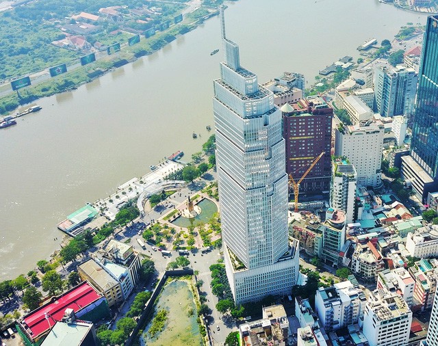  Nằm sát siêu dự án cao ốc Vietcom Bank Tower là khu đất vàng trùm mền của Sabeco. Khu đất này sau khi chủ đầu tư tổ chức lễ khởi công dự án, đã trở thành ao tù nước đọng 