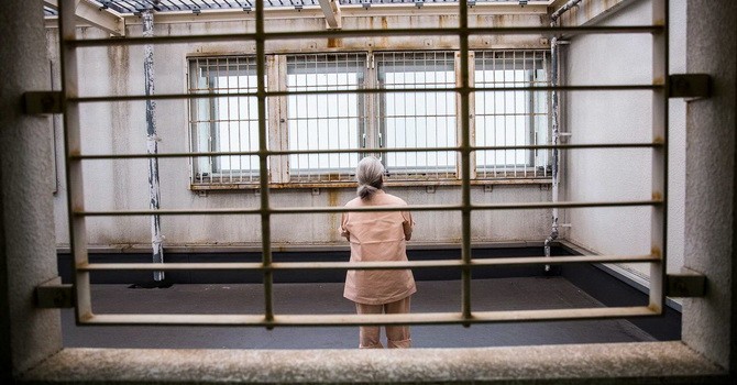 Nguyên nhân nào khiến nhiều phụ nữ Nhật cao tuổi ăn cắp để được ở tù?