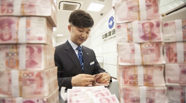 Giới trẻ Trung Quốc nợ ngập đầu vì tín dụng dễ dàng