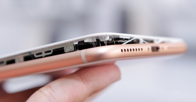 iPhone 8 bất ngờ phát nổ khi đang sạc
