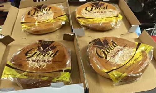 Bánh trung thu “xách tay” Hong Kong giá rẻ hút khách