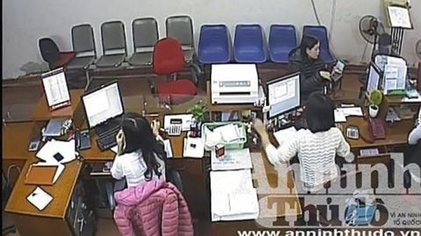 Diễn biến vụ cướp ngân hàng ở Bắc Giang qua hình ảnh camera an ninh
