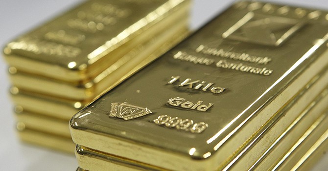 Số liệu kinh tế khả quan đẩy giá vàng xuôi dốc 