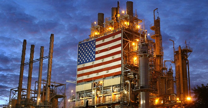 Tồn kho xăng Mỹ giảm, giá dầu đảo chiều tăng 