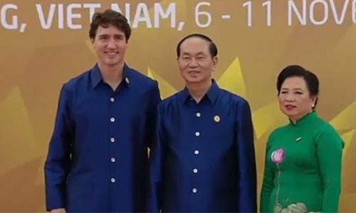 Các nhà lãnh đạo APEC mặc trang phục tơ tằm Việt 