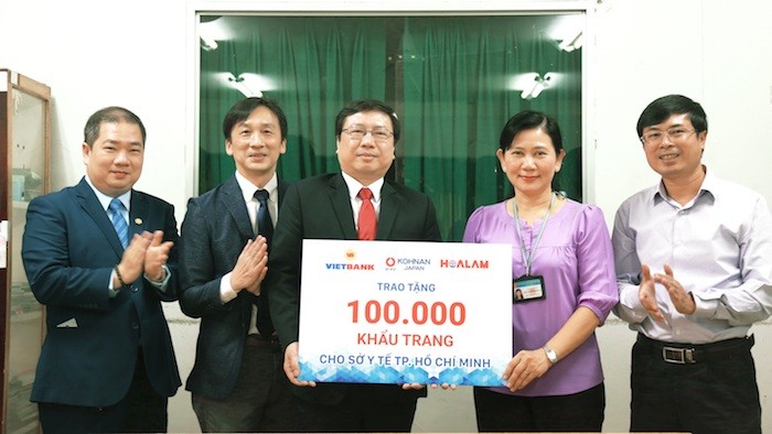 Vietbank, Hoa Lâm và Kohnan tài trợ 100.000 khẩu trang cho Sở Y tế TP.HCM