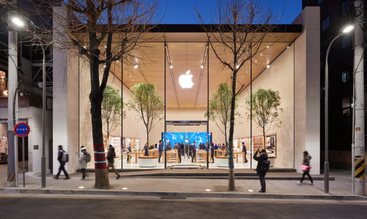 Apple mở lại tất cả cửa hàng ở Mỹ sau gần 1 năm