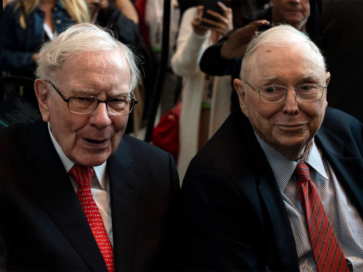 95 tuổi, bạn chí cốt của tỷ phú Warren Buffett làm gì để sống lâu và hạnh phúc?