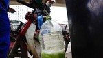 Bộ Công Thương lên tiếng về việc cấm người tiêu dùng mua xăng bằng can, chai nhựa