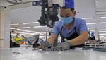 Công nhân làm việc tại xưởng cắt, CTCP May An Phát (Hoài Nhơn, Bình Định). Ảnh: Trần Việt/TTXVN