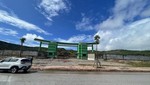 Dự án Nhà máy nhiệt điện Công Thanh mới chỉ xây dựng cổng chính cùng tường rào. (Ảnh: Hoa Mai/TTXVN)