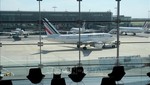 Máy bay của Hãng Air France đậu tại sân bay Paris-Charles de Gaulle ở Paris, Pháp. Ảnh: AFP/TTXVN