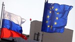 EU đã công bố áp dụng mức giá trần dầu thô của Nga. Ảnh: DW