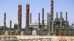 Một cơ sở lọc dầu tại thị trấn Ras Lanuf, Libya. Ảnh: AFP/TTXVN
