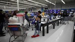 Người tiêu dùng Mỹ đi mua sắm. (Nguồn: aa.com.tr)