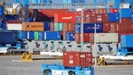 Cảng hàng hóa ở tỉnh Sơn Đông, Trung Quốc. Ảnh: AFP/TTXVN