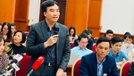 Ông Phạm Văn Bình, Phó Cục trưởng Cục Quản lý giá - Bộ Tài chính trả lời câu hỏi của báo chí
