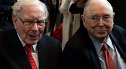 95 tuổi, bạn chí cốt của tỷ phú Warren Buffett làm gì để sống lâu và hạnh phúc?