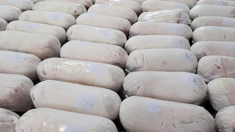 Hàng trăm nghìn tấn thịt ngoại tràn vào Việt Nam từ đầu năm - Giá nhập khẩu chỉ 55,000 đồng/kg, nhiều nhất từ quốc gia này