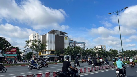 Tòa văn phòng của Địa ốc Hoàng Cát trên đường Phạm Văn Đồng (TP.HCM) hiện đã trả lại mặt bằng.