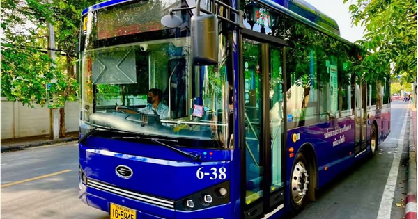 Chính thức vận hành xe buýt điện thông minh đầu tiên tại Việt Nam  VOVVN