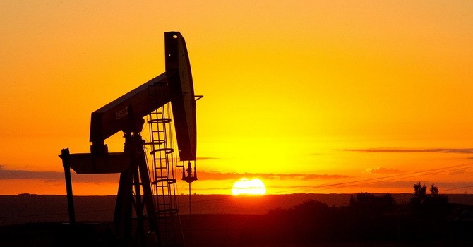 Giá dầu toàn cầu giảm về 50USD vì nỗi lo Trung Quốc 