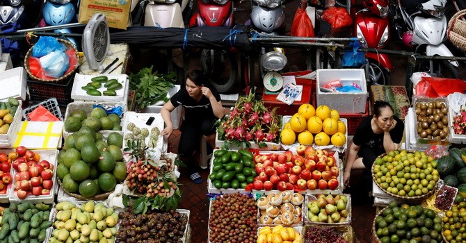 Nikkei: Nhà buôn chợ truyền thống Việt Nam cạnh tranh quyết liệt với siêu thị, cửa hàng tiện lợi 