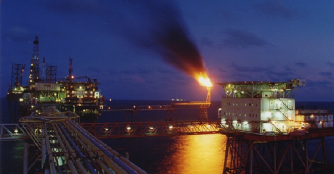 Điều gì khiến cổ phiếu ngành dầu khí “dậy sóng” trong hơn một tuần qua?