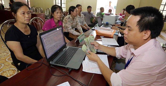 Hai thái cực nợ xấu ở hai mô hình ngân hàng Việt Nam