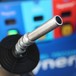 OPEC đồng ý tiếp tục giảm sản lượng, giá dầu tăng vọt 