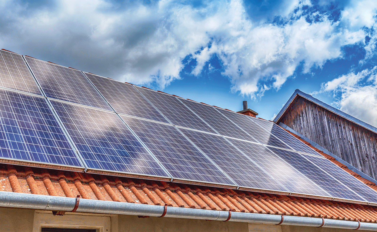 Phát triển điện mặt trời “tự sản, tự tiêu” cho doanh nghiệp: Khó hay dễ?