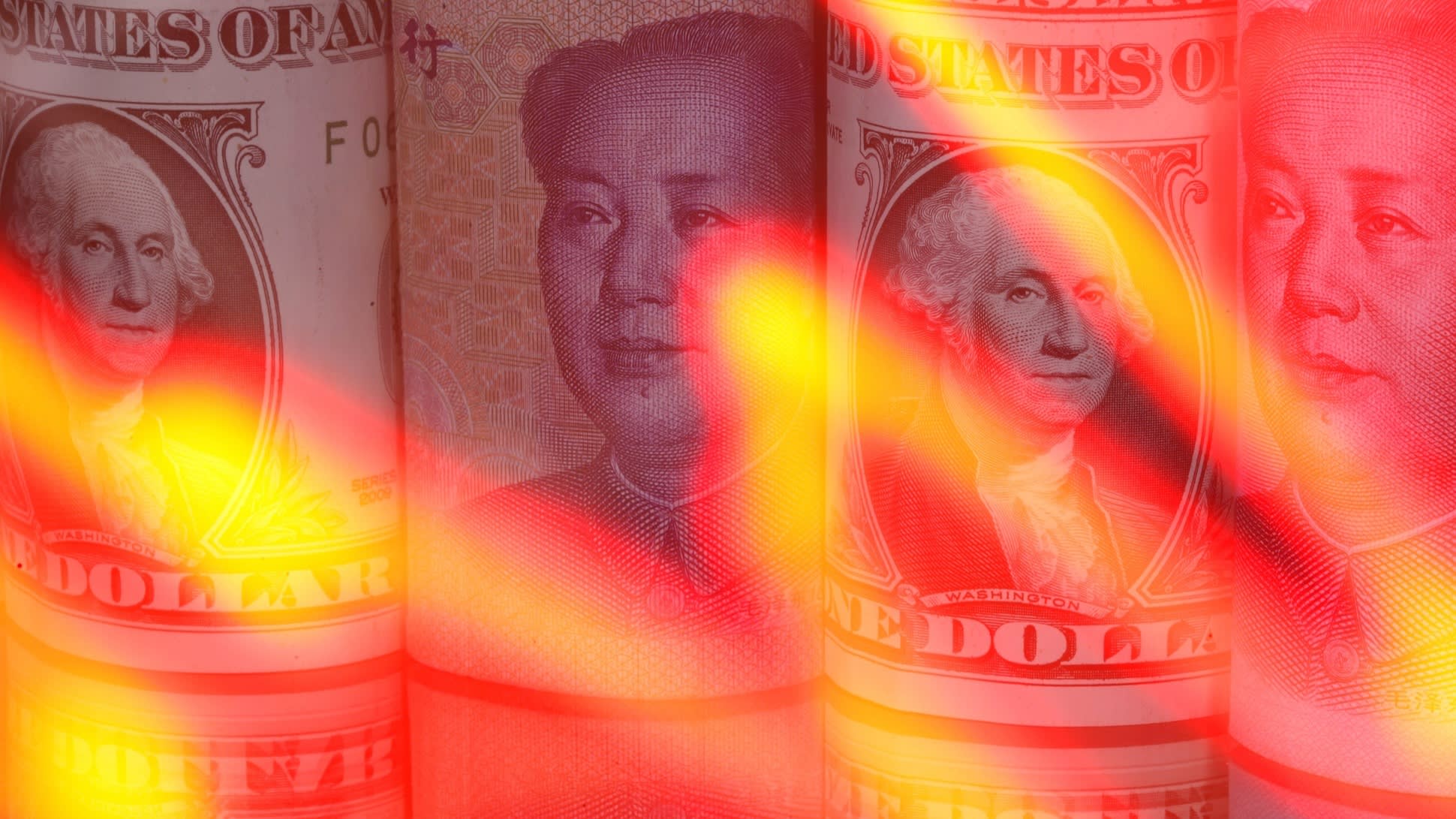 Nỗi lo chiến tranh thương mại và rút vốn mạnh tăng cao khi Trung Quốc tiếp tục hạ giá nhân dân tệ 