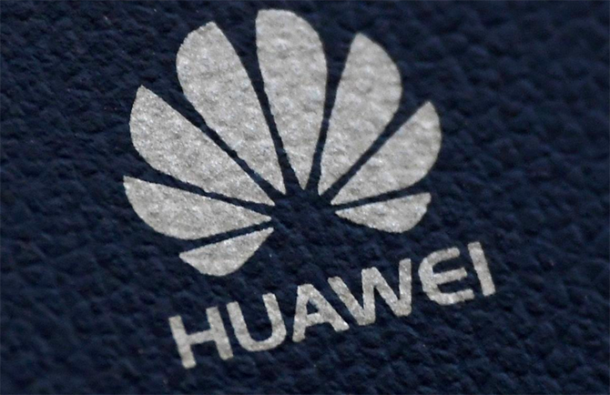 Mỹ tiếp tục lùi cấm vận Huawei đến 15/5