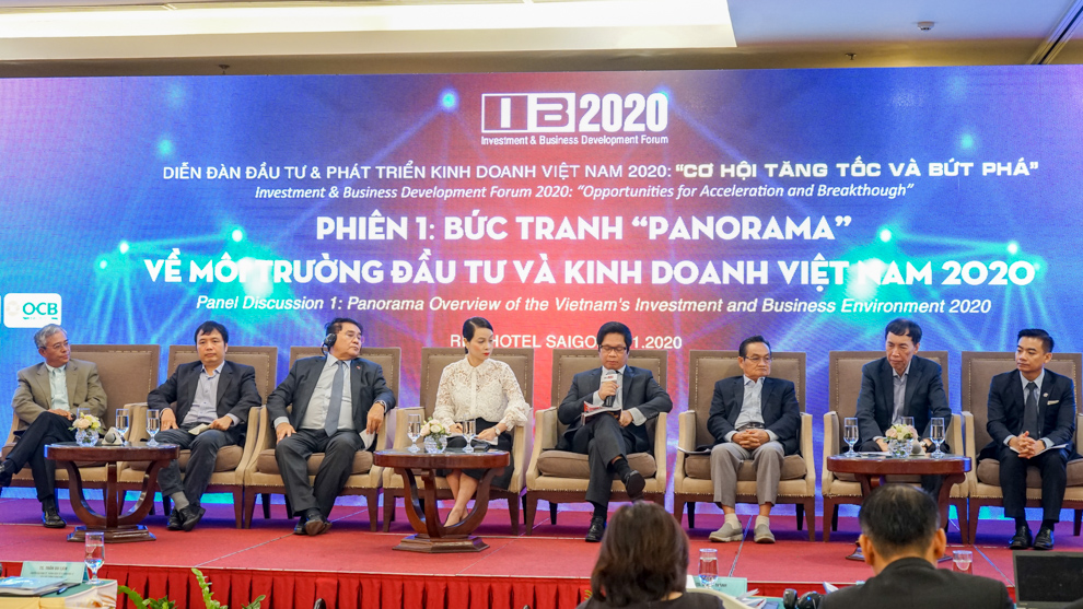 Các diễn giả tham gia trong phiên thảo luận Bức tranh toàn cảnh về môi trường Đầu tư và Kinh doanh Việt Nam 2020