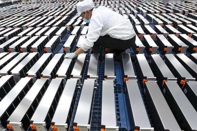 Trung Quốc gặp nguy cơ sản xuất thừa pin xe điện