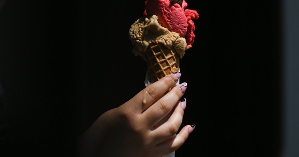 Cơn khát "đường" của châu Âu: Mùa hè buồn với những người dân thích ăn kem
