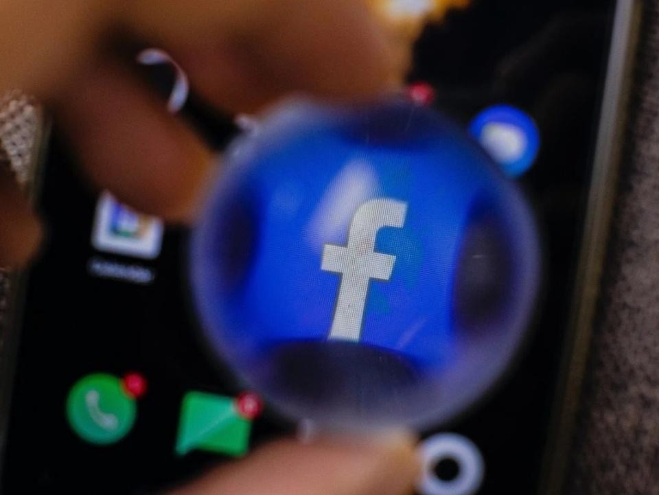 Đà tăng trưởng chóng mặt của quảng cáo trên Facebook, Instagram phải dừng lại vì thay đổi đột ngột của Apple. Ảnh: Pexels.