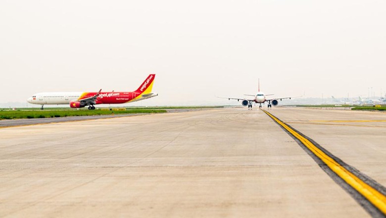 Khai thác trở lại thêm một đường băng tại sân bay Tân Sơn Nhất