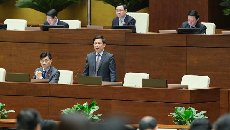 Bộ trưởng Bộ GTVT Nguyễn Văn Thể tại phiên thảo luận ngày 10/6 về chủ trương xây dựng 3 tuyến cao tốc