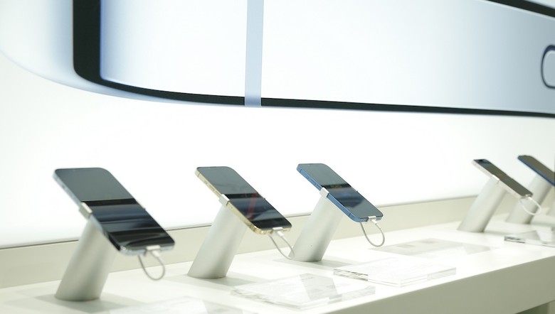 Tại FPT Shop, trong số đơn đặt hàng của iPhone 13 Series, iPhone 13 Pro Max chiếm đến 70%
