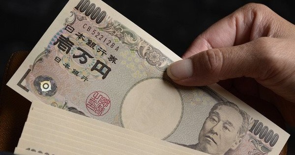 Đồng Yen của Nhật Bản mất giá kỷ lục so với đồng Franc của Thụy Sỹ