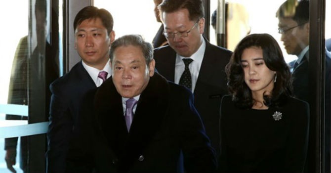 Chủ tịch Samsung - Lee Kun-hee (73 tuổi) đã vắng mặt từ năm ngoái. Ảnh: Bloomberg