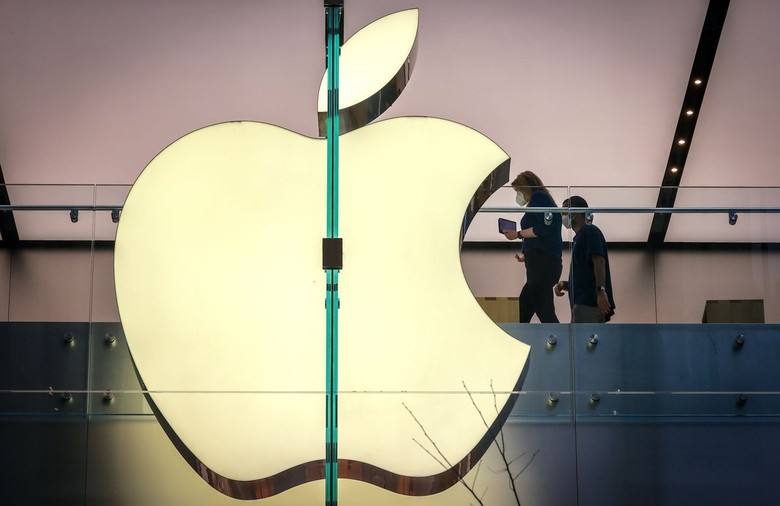 Các sản phẩm mới của Apple có thể bị cuộc khủng hoảng chip ảnh hưởng. Ảnh: Bloomberg