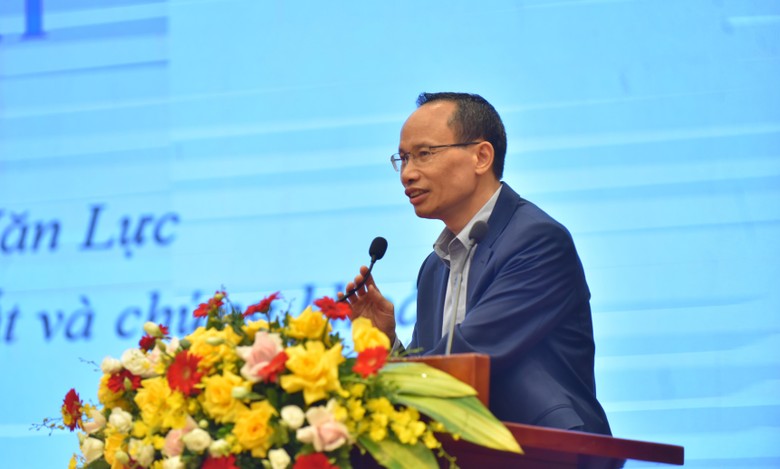 Theo TS. Cấn Văn Lực, Chuyên gia Kinh tế trưởng Ngân hàng BIDV, lạm phát của Việt Nam tăng chủ yếu là do yếu tố giá cả (chi phí đẩy) hơn là yếu tố tiền tệ.