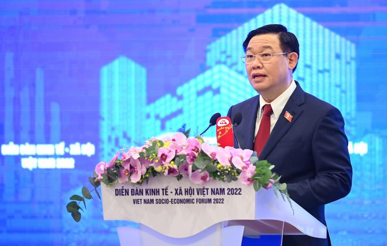 Chủ tịch Quốc hội Vương Đình Huệ phát biểu khai mạc Diễn đàn Kinh tế - Xã hội Việt Nam 2022 - Ảnh: Quốc hội